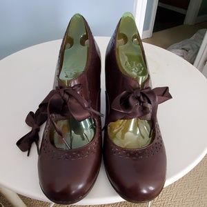 Women's leather heels